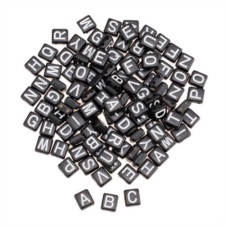 Kunststoff-Würfel mit Loch Alphabet schwarz/weiss 110 Stück