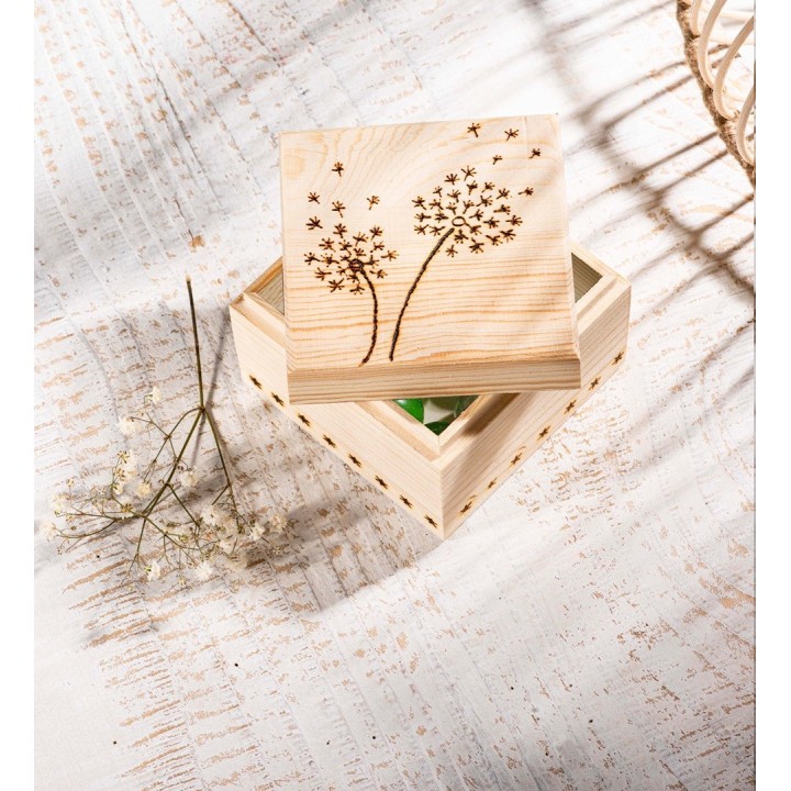Holzbox quadratisch 10,5x10,5x8cm