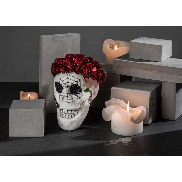 Tête de mort en carton 15,5x10,5x12cm